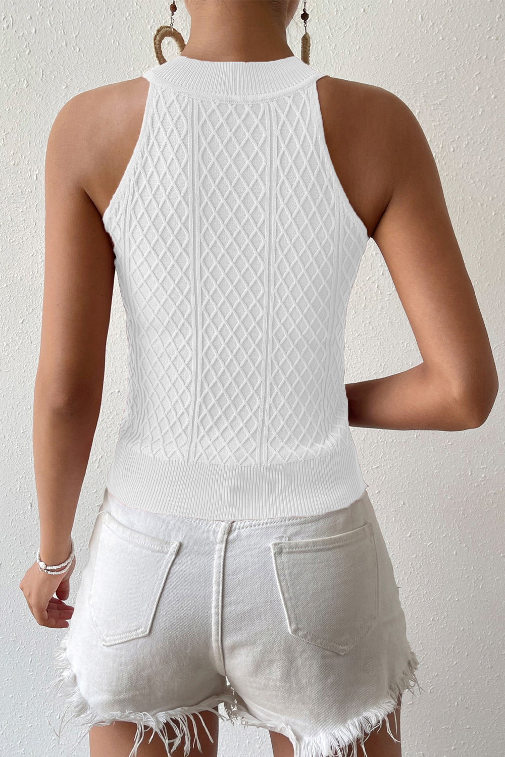 Round Neck Sleeveless Knit Top - Whiicka