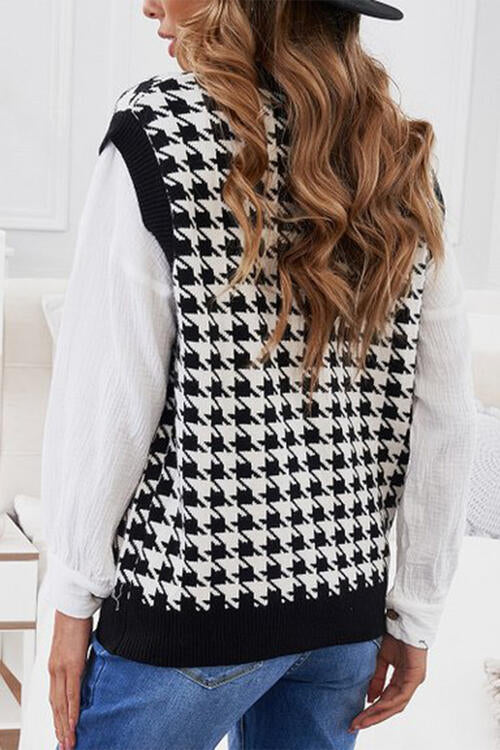 Houndstooth Button Front Sweater Vest - Whiicka